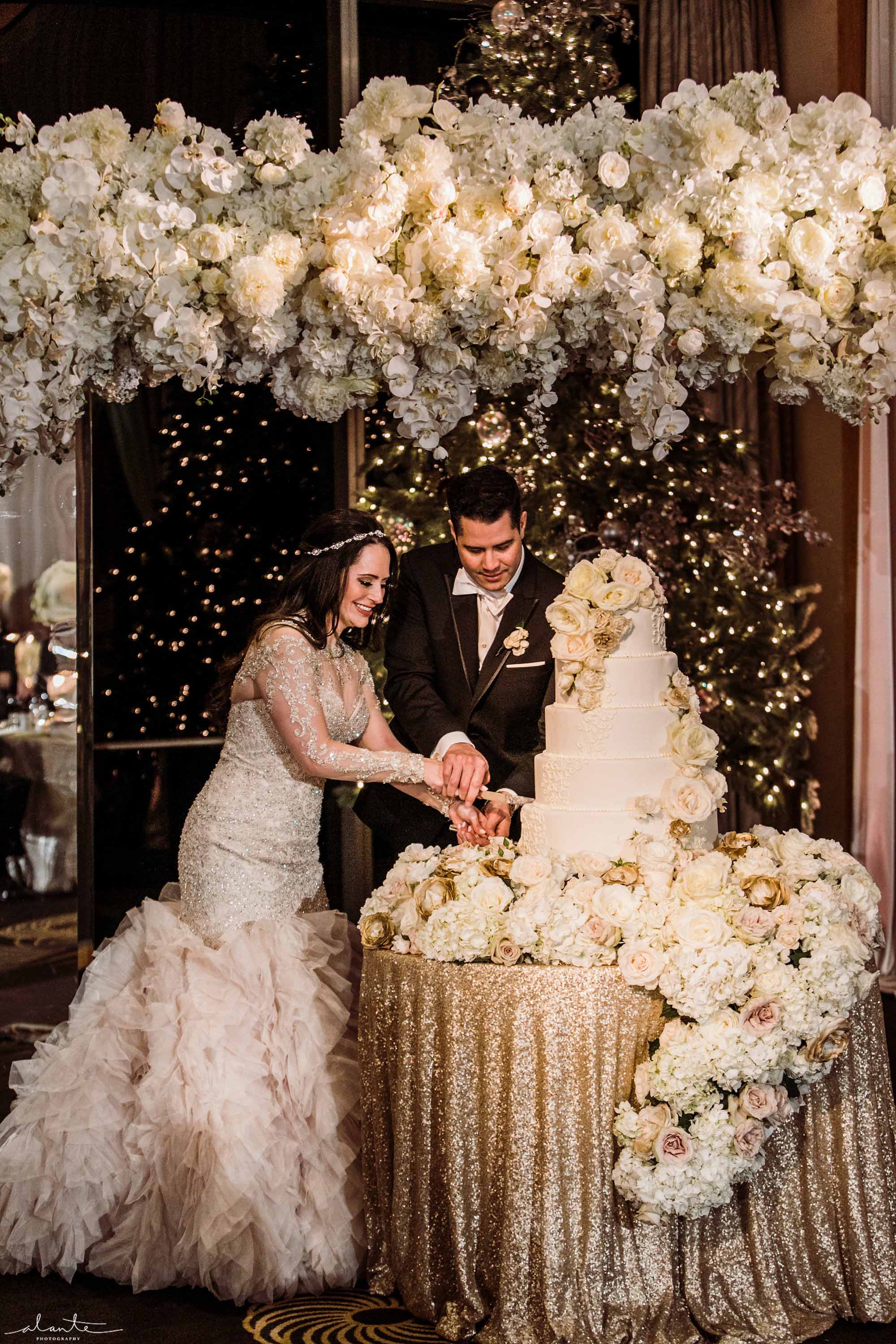 glamorous wedding cake at Four Seasons Seattle